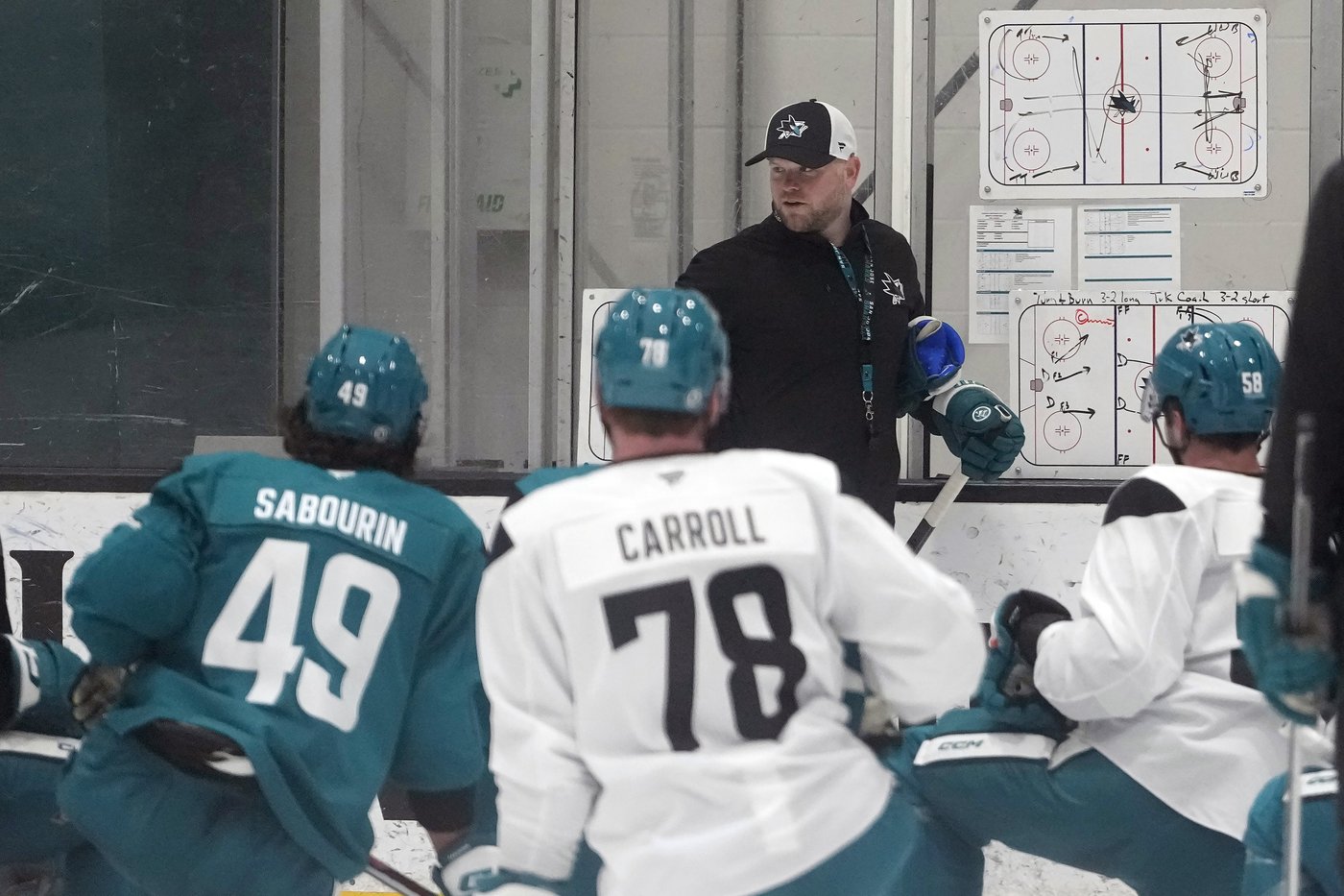 San Jose Sharks hope rookie infusion helps spark a resurgence after 5 straight down seasons | iNFOnews.ca