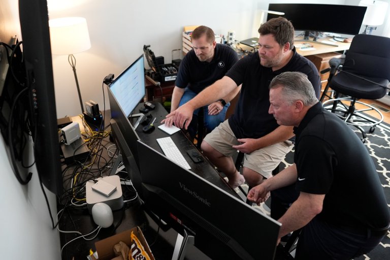 The calm before (and during) the storm: When tornadoes near, Nashville turns to informed volunteers | iNFOnews.ca