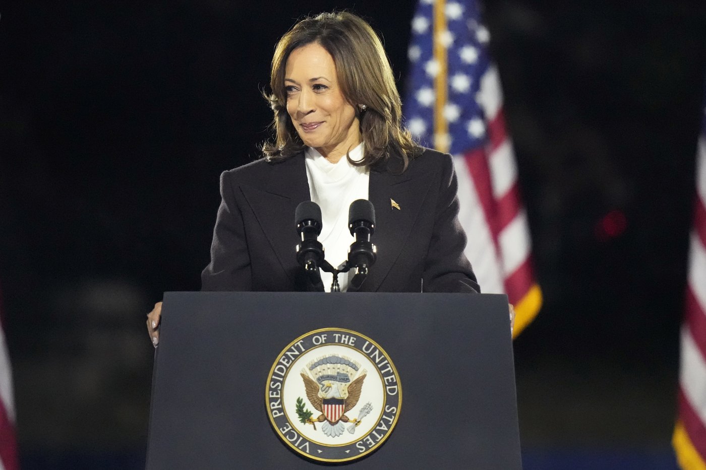 A to-do list, size matters and a 'petty tyrant': Key moments from Kamala Harris' speech | iNFOnews.ca A to-do list, size matters and a 'petty tyrant': Key moments from Kamala Harris' speech | iNFOnews.ca