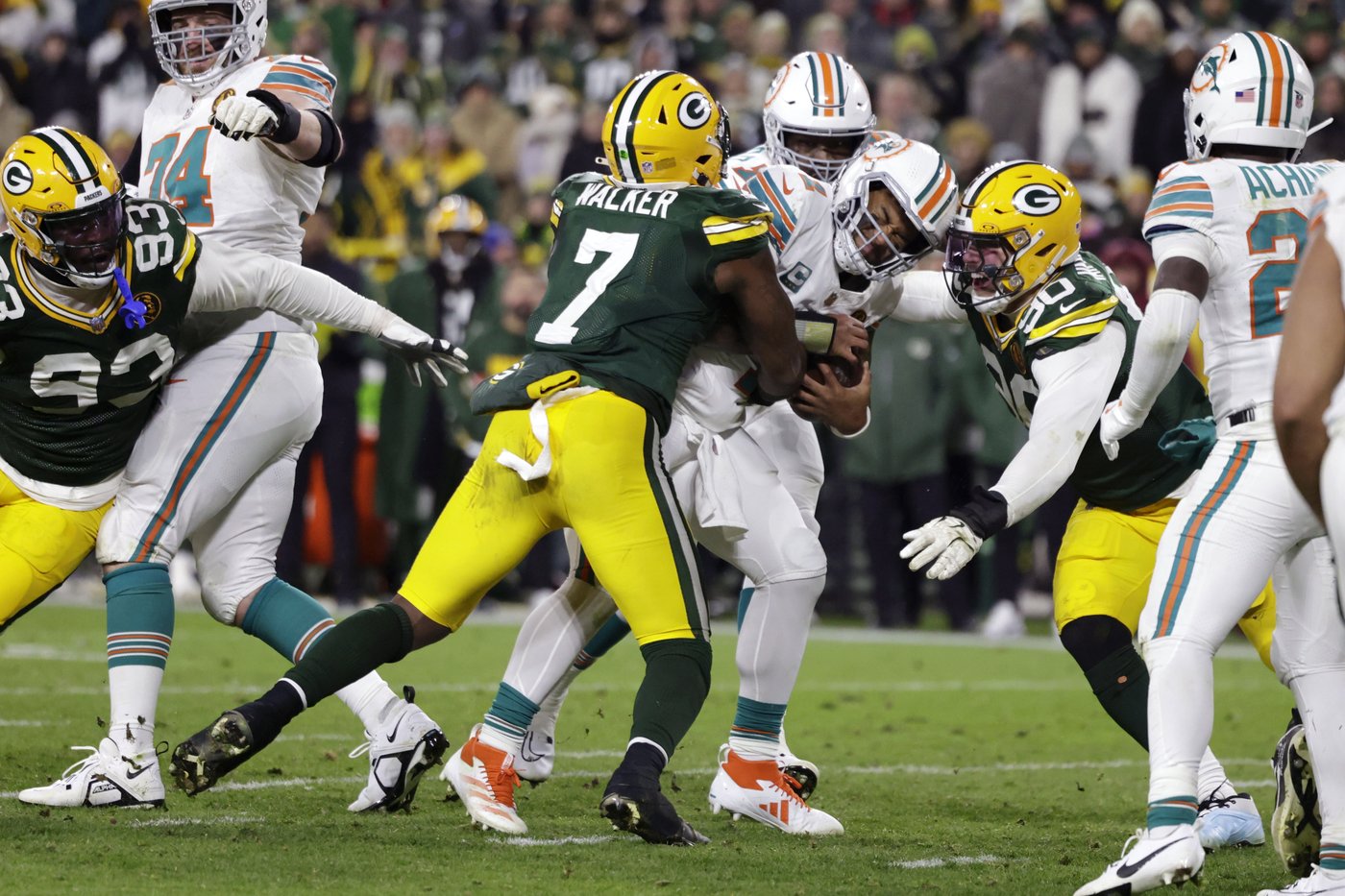 Love connects with Reed on 2 TDs as Packers use fast start to beat Dolphins 30-17 | iNFOnews.ca Love connects with Reed on 2 TDs as Packers use fast start to beat Dolphins 30-17 | iNFOnews.ca