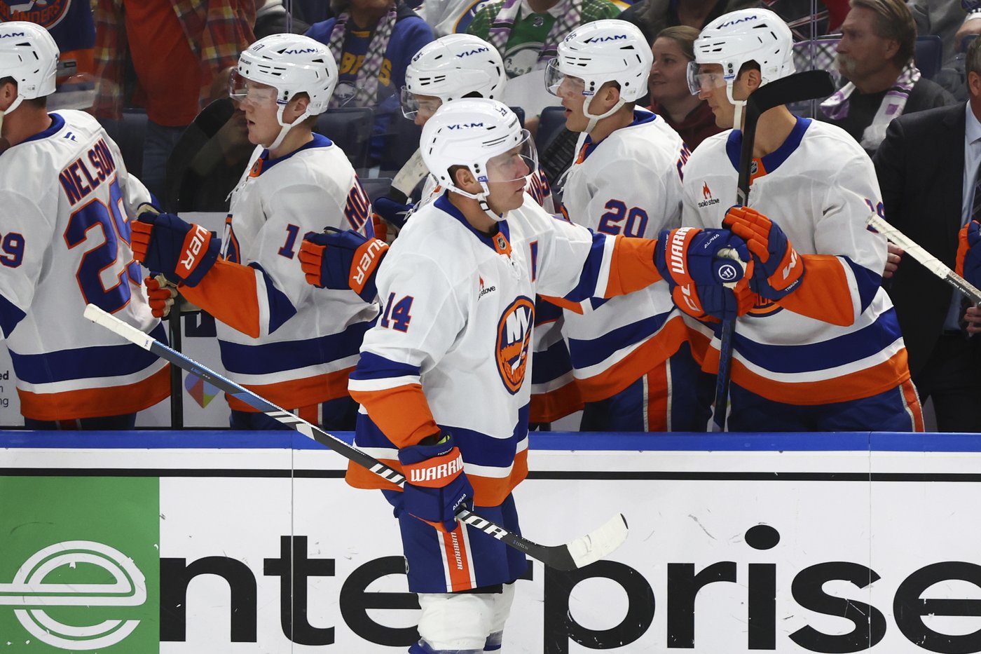 Bo Horvat scores as the Islanders top the Sabres 4-3 | iNFOnews.ca Bo Horvat scores as the Islanders top the Sabres 4-3 | iNFOnews.ca