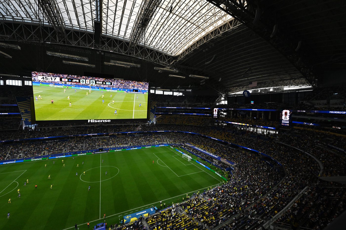 Curtains go up at AT&T Stadium for the World Cup, a glare-blocking move rejected by Jerry Jones | iNFOnews.ca Curtains go up at AT&T Stadium for the World Cup, a glare-blocking move rejected by Jerry Jones | iNFOnews.ca