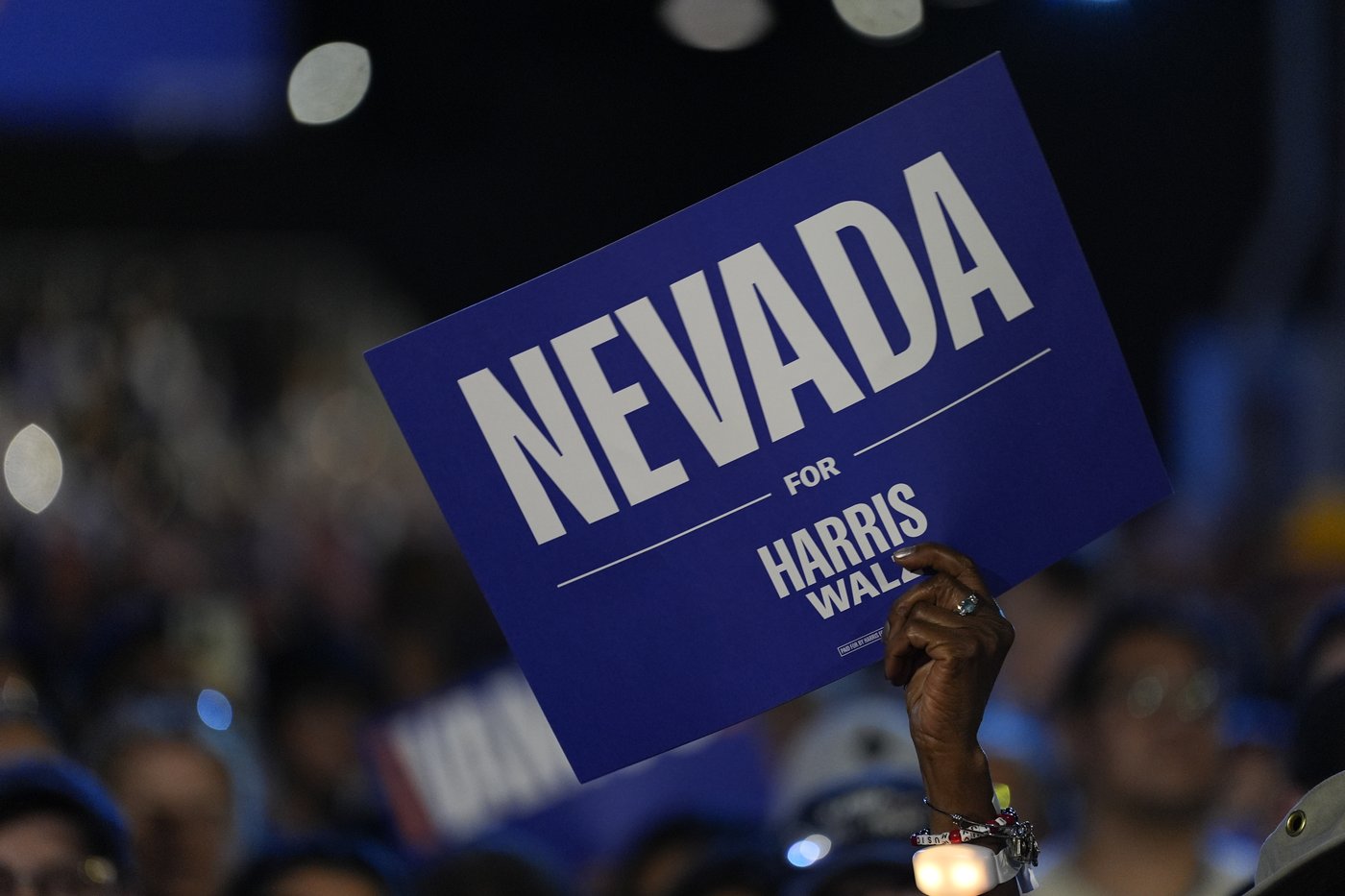 Harris trolls Trump at Vegas rally and LA fundraiser, says her crowds are 'pretty big' | iNFOnews.ca
