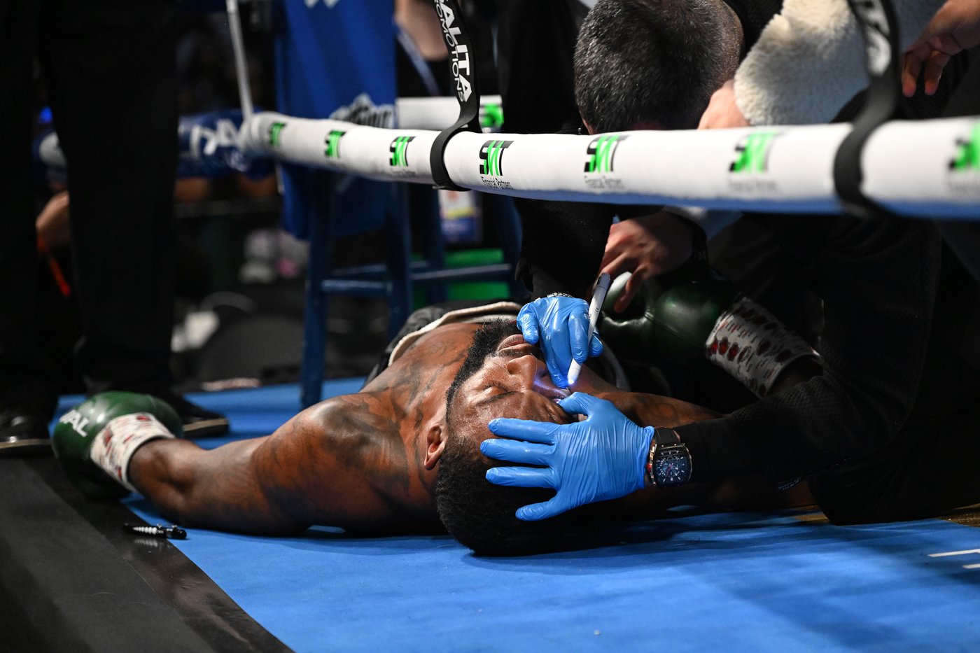 Claressa Shields pounds out lopsided victory over rival Franchon Crews-Dezurn | iNFOnews.ca Claressa Shields pounds out lopsided victory over rival Franchon Crews-Dezurn | iNFOnews.ca