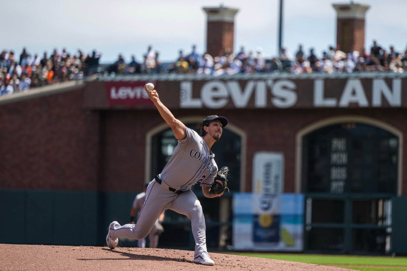 Blue Jays sign veteran right-hander Michael Lorenzen to aid overworked bullpen | iNFOnews.ca Blue Jays sign veteran right-hander Michael Lorenzen to aid overworked bullpen | iNFOnews.ca