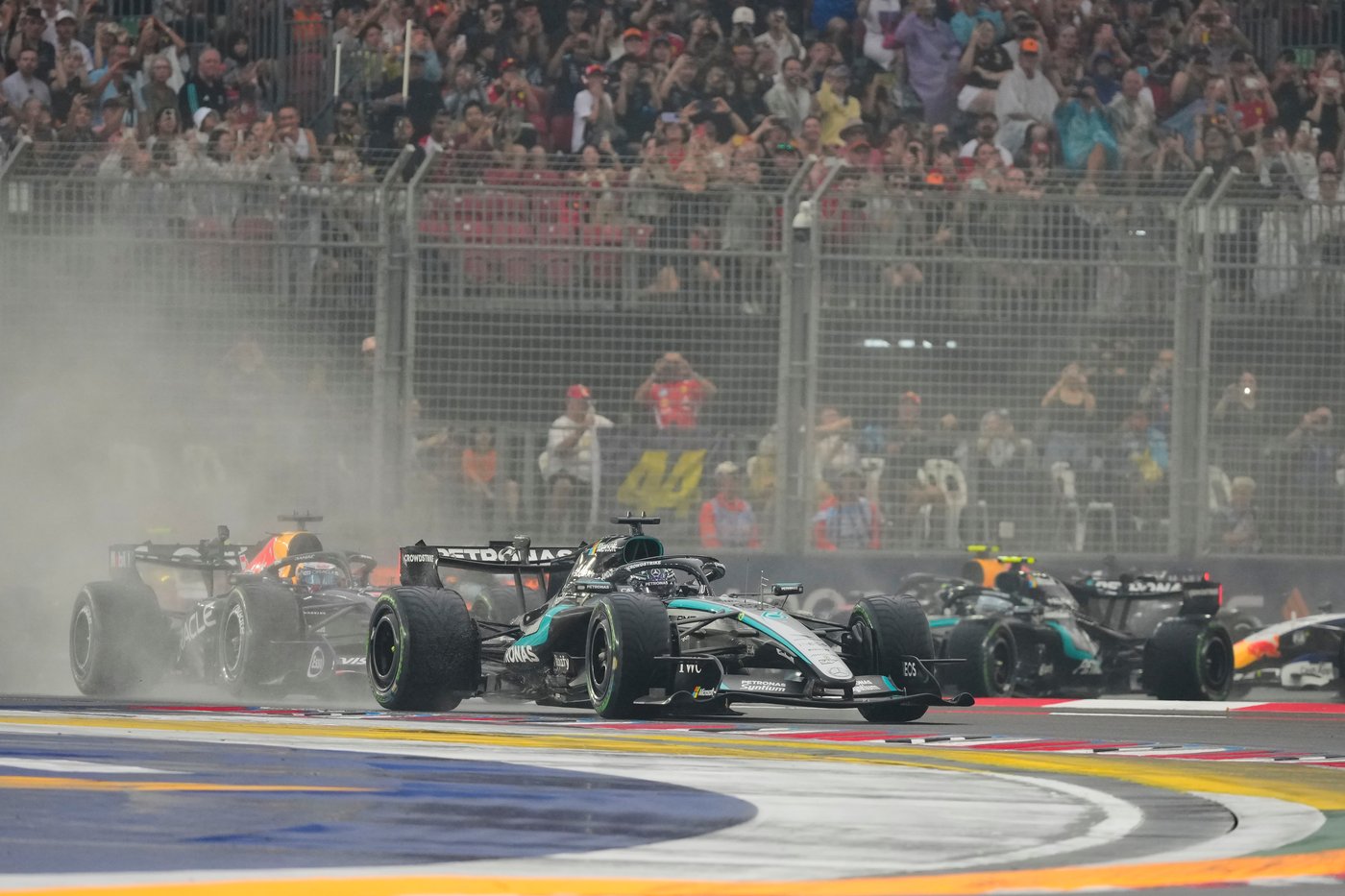 Verstappen does the double with pole and sprint race win at F1's Singapore Grand Prix | iNFOnews.ca Verstappen does the double with pole and sprint race win at F1's Singapore Grand Prix | iNFOnews.ca