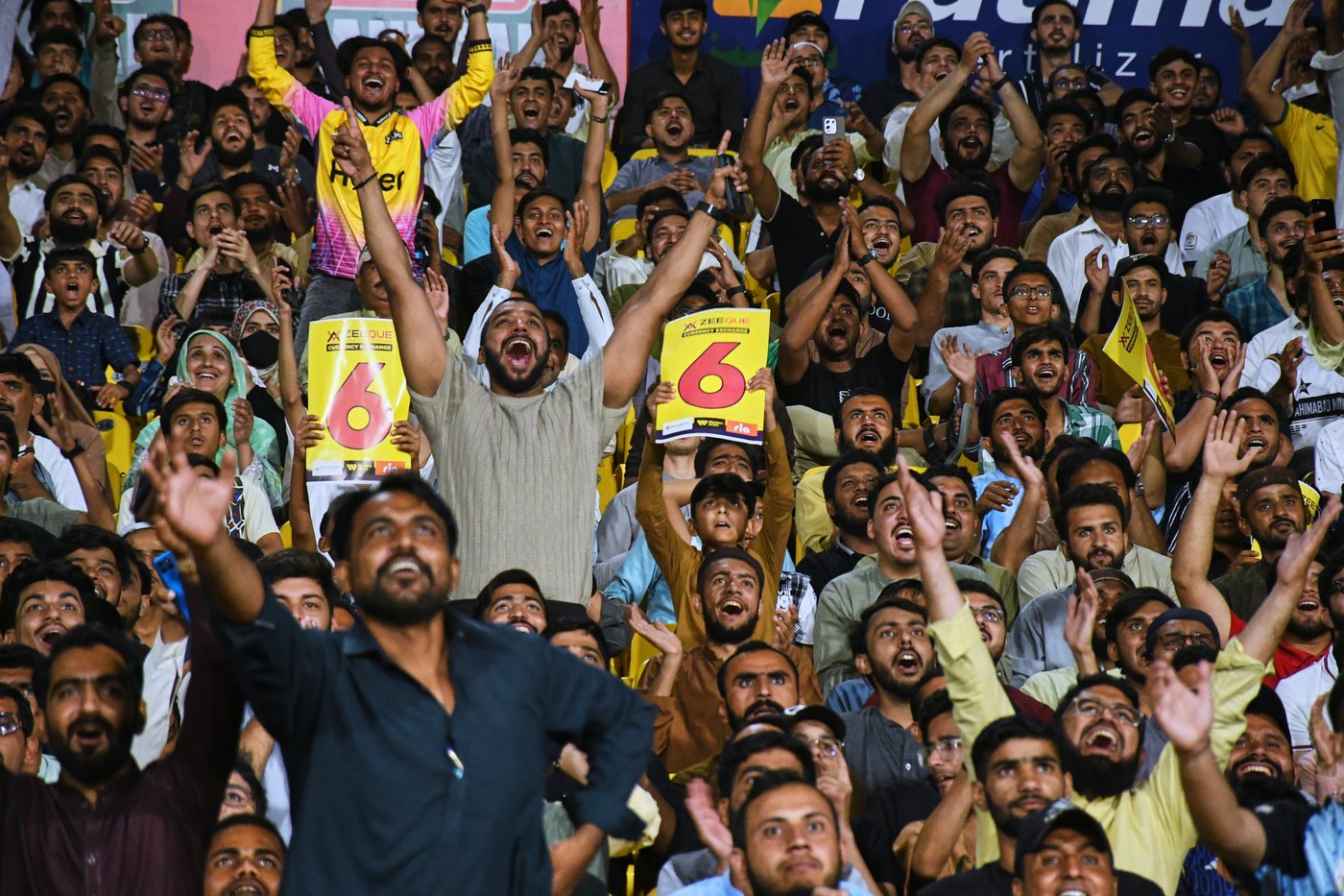 Hundreds stuck in long lines as Pakistan Super League ticket snag slows return of spectators | iNFOnews.ca Hundreds stuck in long lines as Pakistan Super League ticket snag slows return of spectators | iNFOnews.ca