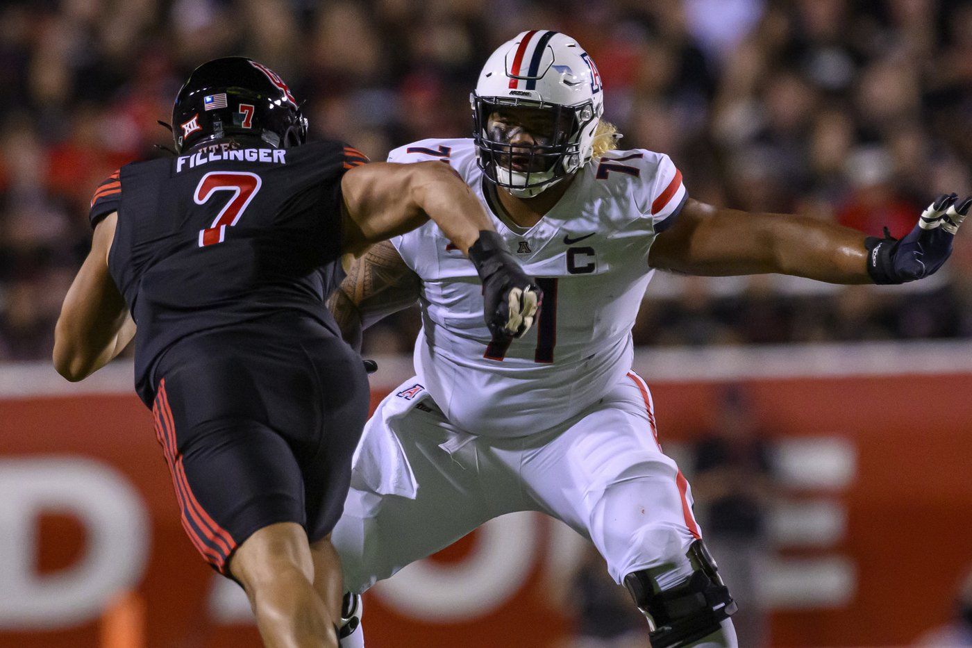 Fifita throws 2 TDs and Arizona's defense stops No. 10 Utah on four 4th downs in 23-10 win | iNFOnews.ca