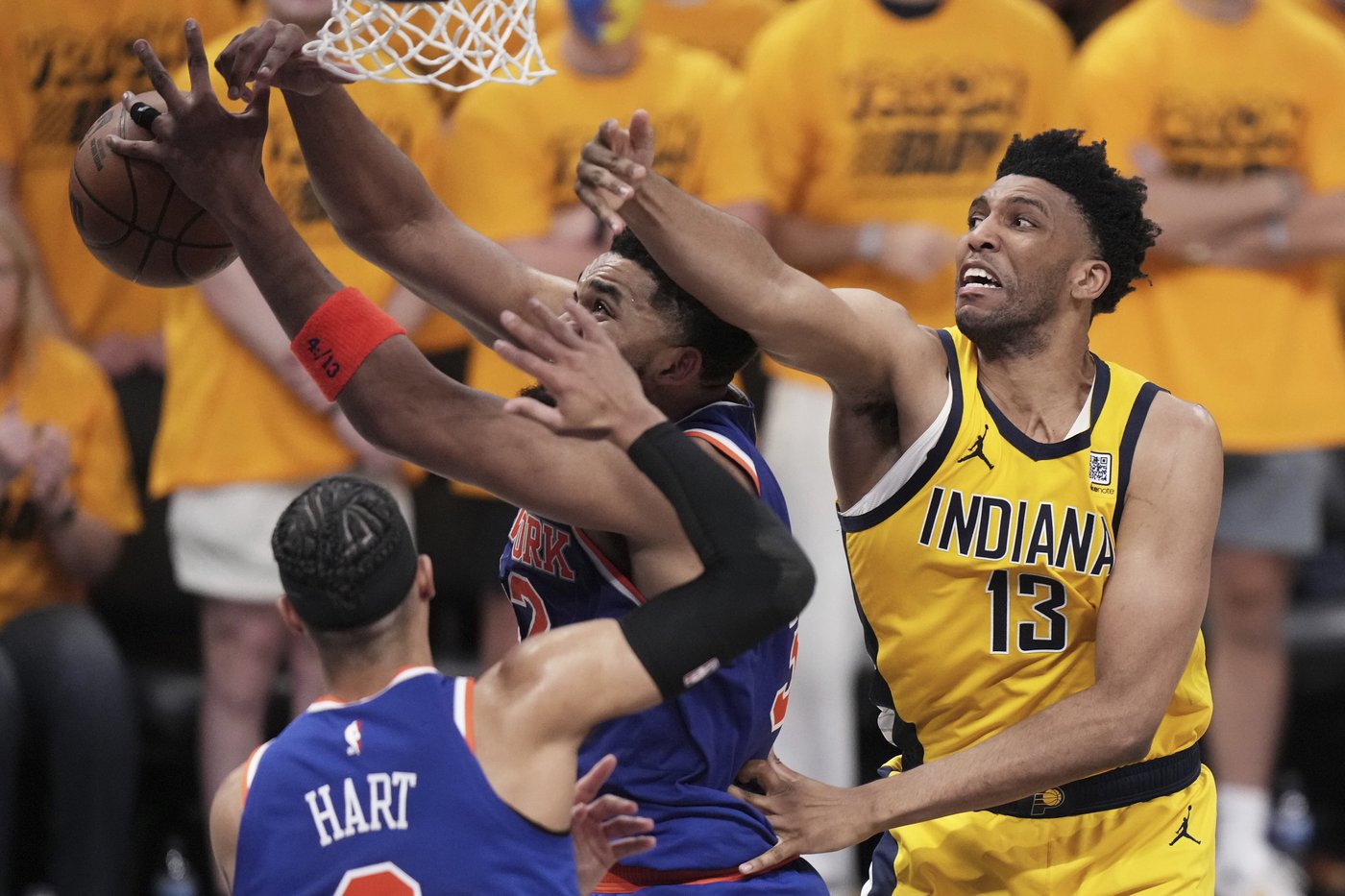 Haliburton, Pacers look to make corrections after 2nd half collapse allows Knicks to get within 2-1 | iNFOnews.ca