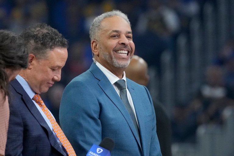 Dell Curry finally getting his No. 30 jersey retired by Charlotte | iNFOnews.ca