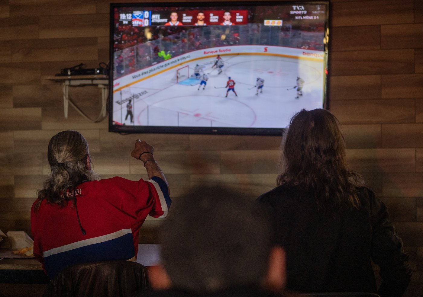 Hockey fever reaches Montrealers experiencing homelessness | iNFOnews.ca