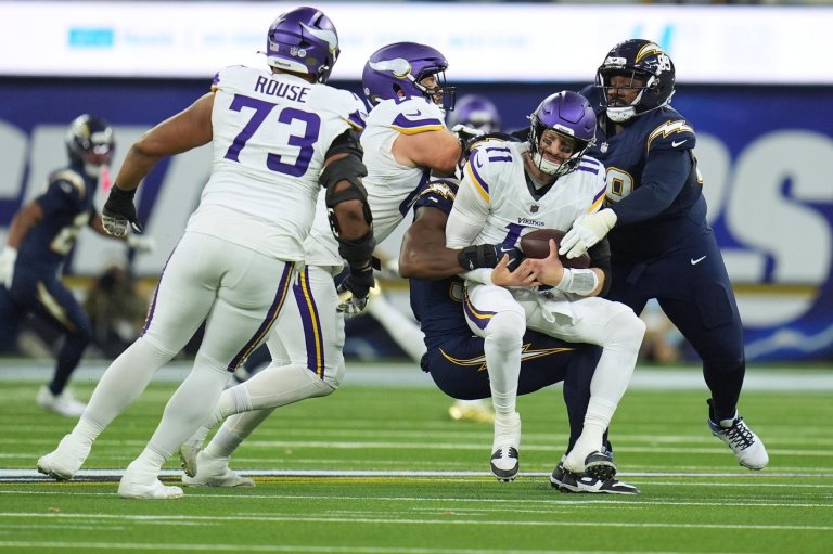 Vikings see their strategy for the season skid sideways in light of troubling blowout loss | iNFOnews.ca Vikings see their strategy for the season skid sideways in light of troubling blowout loss | iNFOnews.ca