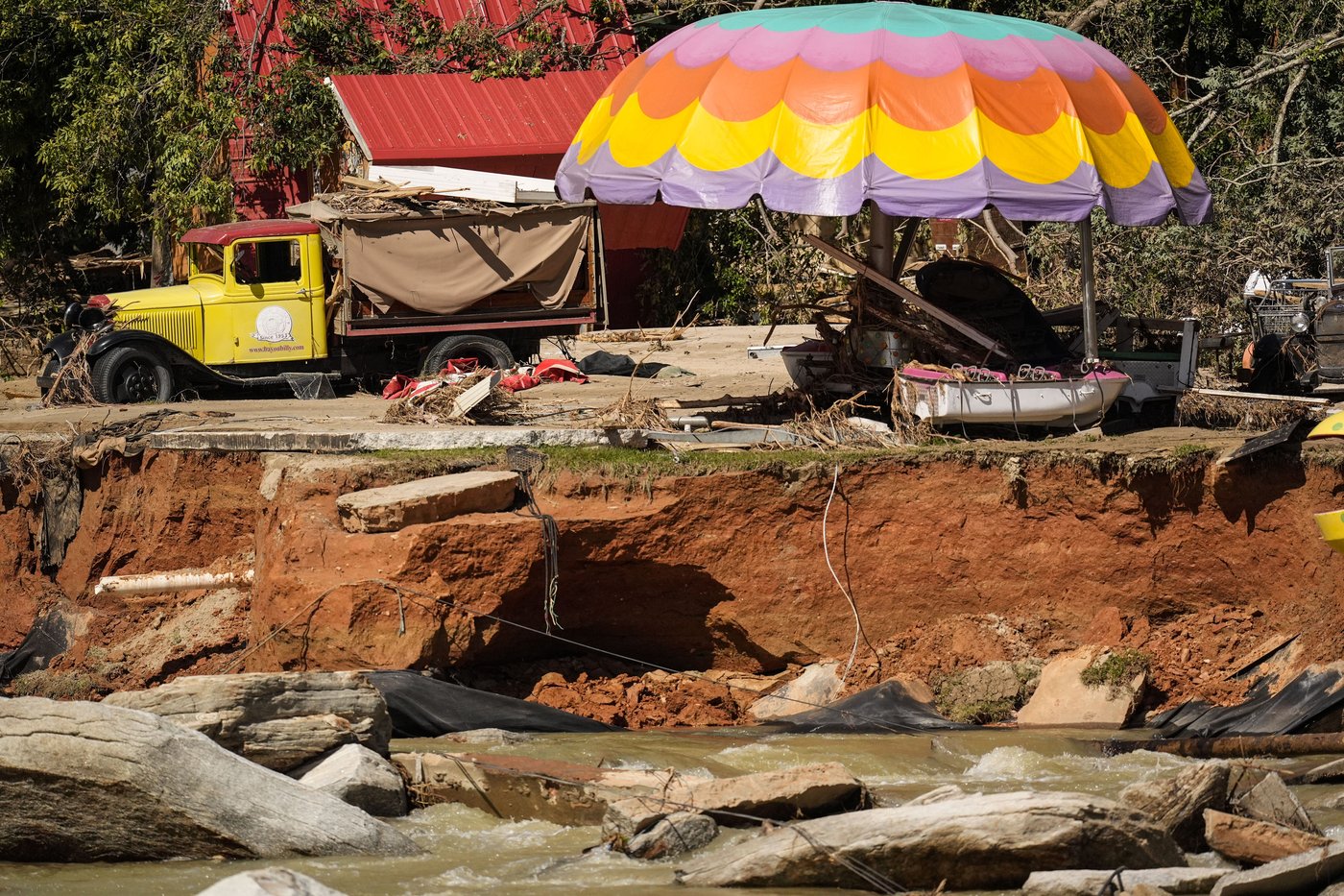 Inside the North Carolina mountain town that Hurricane Helene nearly wiped off the map | iNFOnews.ca