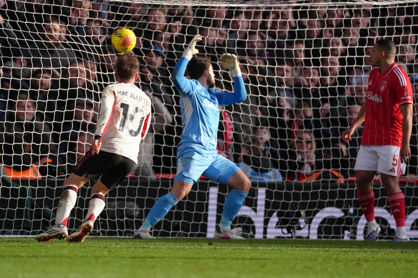 Eze hurts Tottenham again to reignite Arsenal's title hopes and Liverpool grabs late winner | iNFOnews.ca Eze hurts Tottenham again to reignite Arsenal's title hopes and Liverpool grabs late winner | iNFOnews.ca
