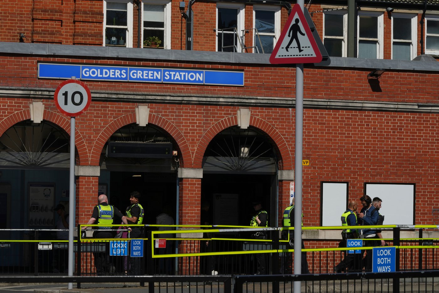 Man jailed after being charged with attempted murder in stabbings of Jewish men in London | iNFOnews.ca