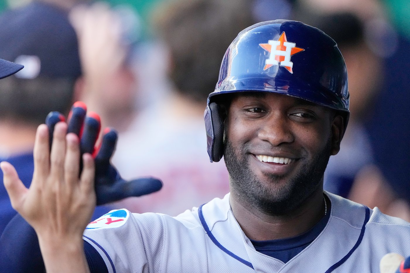 Astros slugger Yordan Alvarez becomes 1st MLB player to hit grand slam, multi-run HR in 1st inning | iNFOnews.ca