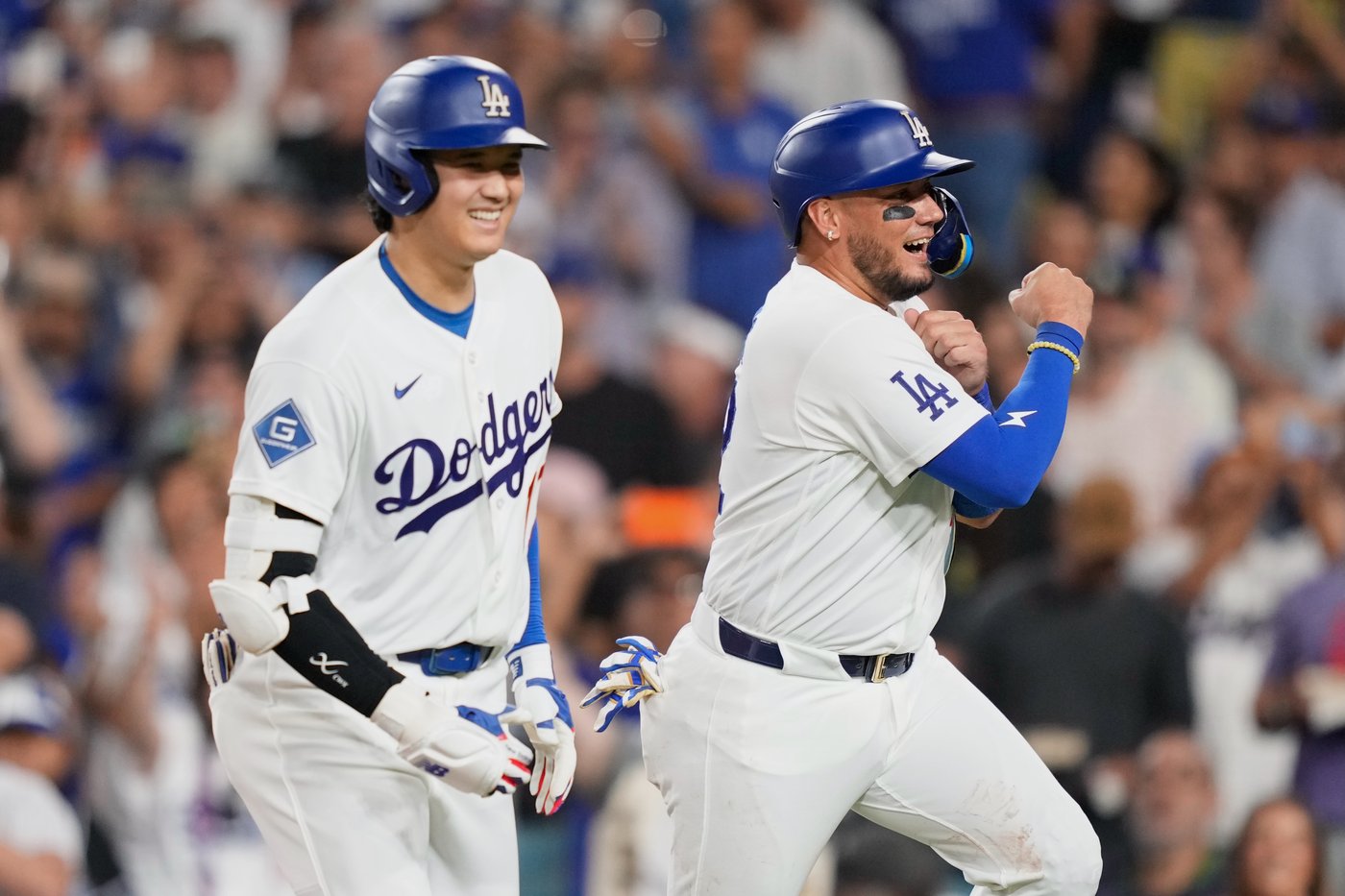 Homers from Ohtani and Betts power Dodgers to a 4-2 victory and a sweep of the Royals | iNFOnews.ca