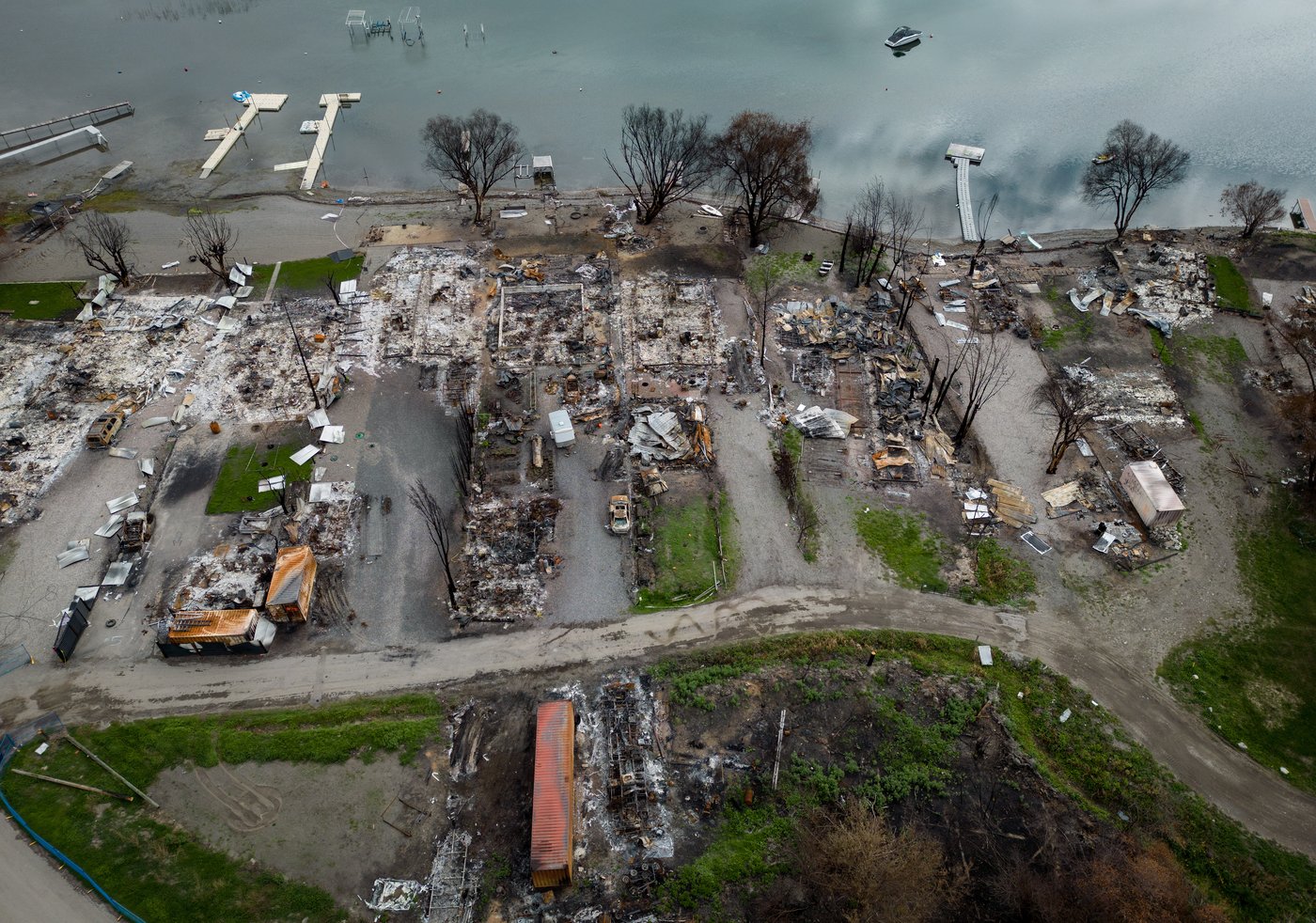Photo Gallery: Ashes pave road to recovery after B.C. wildfires | iNhome