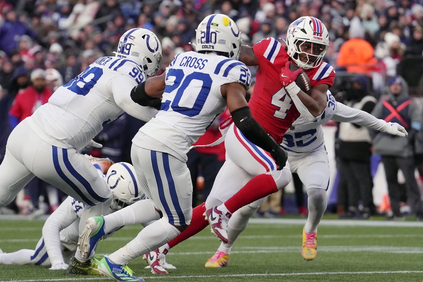 Steichen's risky 2-point call pays off as Colts put playoff hopes in Richardson's hands | iNFOnews.ca