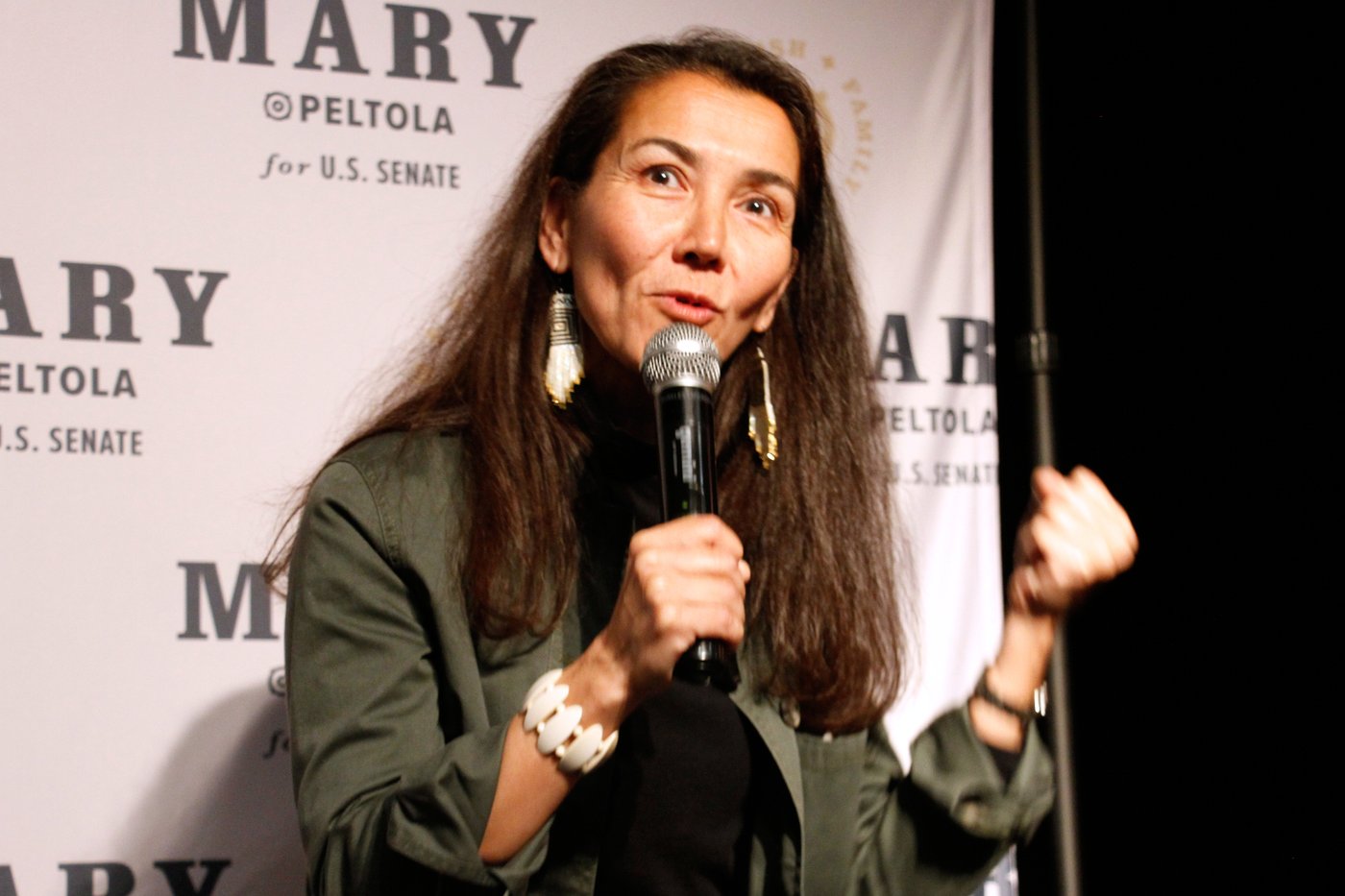 Alaska's governor orders a probe into Peltola's Senate campaign over spoiler candidate controversy | iNFOnews.ca