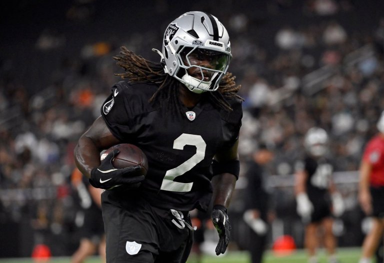 Las Vegas Raiders' Ashton Jeanty suffers apparent injury during practice | iNFOnews.ca