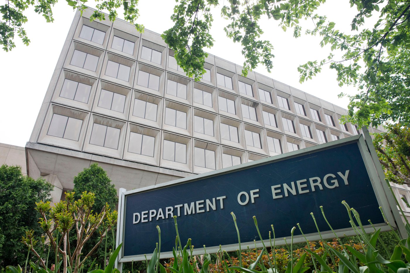 Energy Department watchdog will audit Trump's cuts of nearly $8B in clean energy grants | iNFOnews.ca