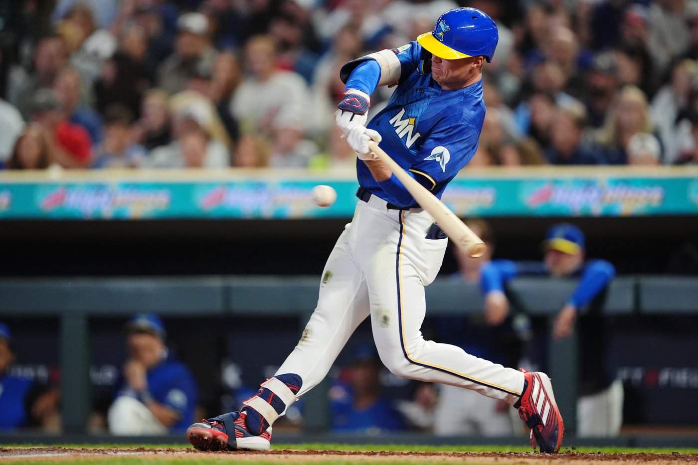 Rangers falter in AL West chase, lose to Twins 10-2 as deGrom matches high by allowing 8 earned runs | iNFOnews.ca Rangers falter in AL West chase, lose to Twins 10-2 as deGrom matches high by allowing 8 earned runs | iNFOnews.ca