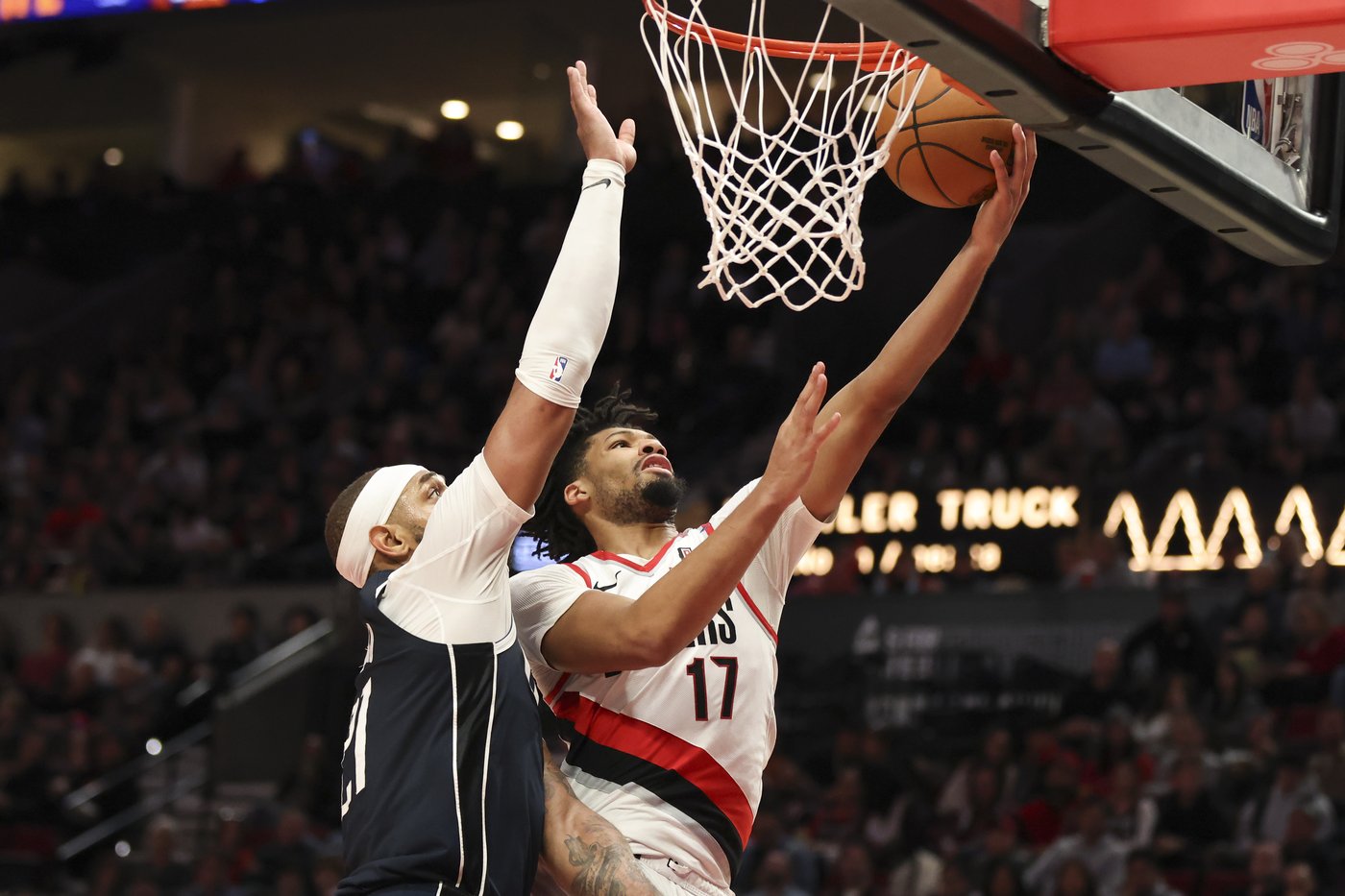 Shaedon Sharpe scores 23 and Trail Blazers beat short-handed Mavs 126-122 | iNFOnews.ca