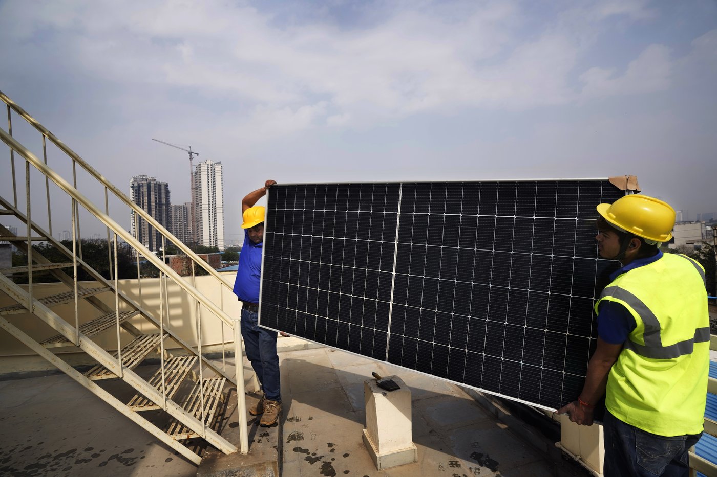 India, a major user of coal power, is making large gains in clean energy adoption. Here is how | iNFOnews.ca