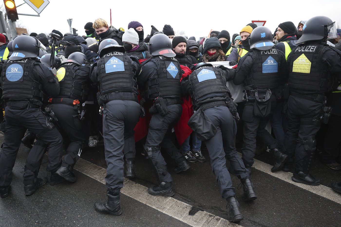 Far-right party's convention draws protests as Germany heads into an election | iNFOnews.ca Far-right party's convention draws protests as Germany heads into an election | iNFOnews.ca