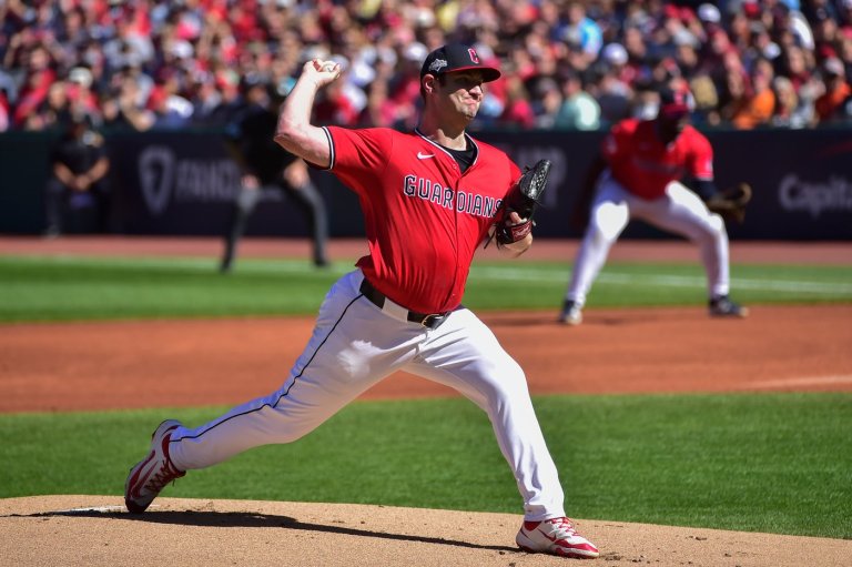 Pair of errors lead to 2 unearned runs as Guardians lose AL Wild Card Series opener to Tigers, 2-1 | iNFOnews.ca