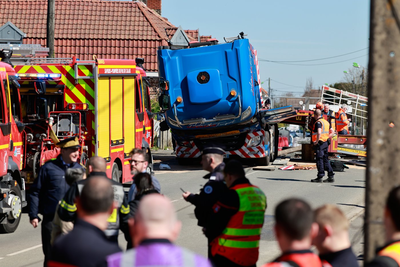 French train driver killed after crashing into truck at railway crossing | iNwheels French train driver killed after crashing into truck at railway crossing | iNwheels