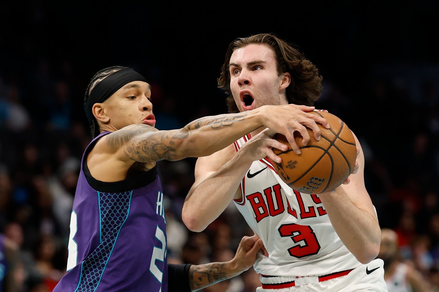 Miller scores 27 points, Hornets beat Bulls 123-116 to end 7-game losing streak | iNFOnews.ca