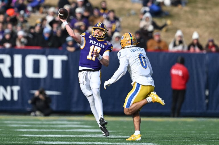 Long ECU touchdown negated by inadvertent whistle in Military Bowl, then Pitt scores 2 plays later | iNFOnews.ca
