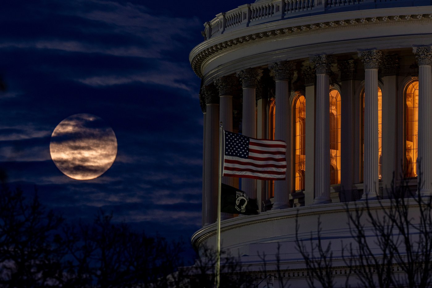 Photos show the last supermoon of the year shining in December skies | iNFOnews.ca
