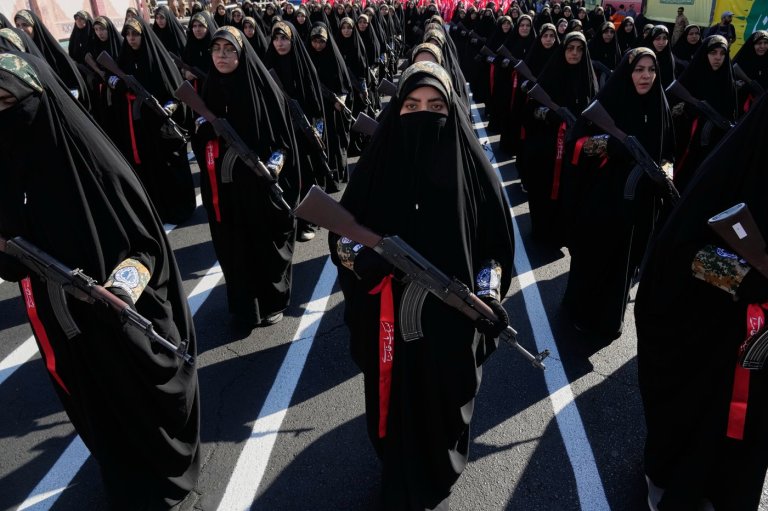 Iran stages massive Tehran rally as volunteers pledge to take up arms, in photos | iNFOnews.ca