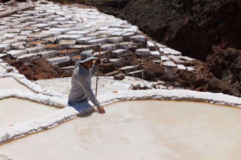 High in Peru’s Andes, villagers carry out centuries-old work of collecting salt, in photos | iNFOnews.ca High in Peru’s Andes, villagers carry out centuries-old work of collecting salt, in photos | iNFOnews.ca