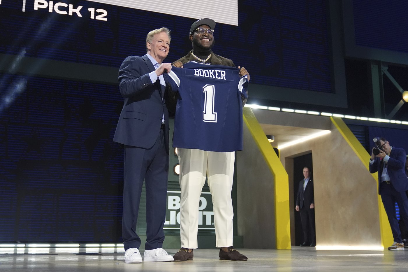Cowboys take Alabama offensive lineman Tyler Booker with 12th pick in NFL draft | iNFOnews.ca Cowboys take Alabama offensive lineman Tyler Booker with 12th pick in NFL draft | iNFOnews.ca
