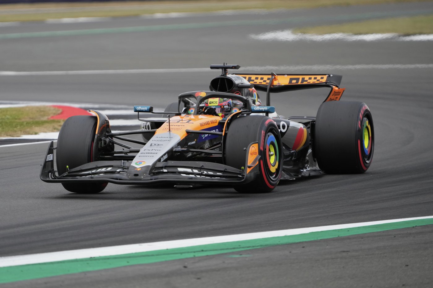 Verstappen bests his F1 title rivals Piastri and Norris for British GP pole | iNFOnews.ca Verstappen bests his F1 title rivals Piastri and Norris for British GP pole | iNFOnews.ca