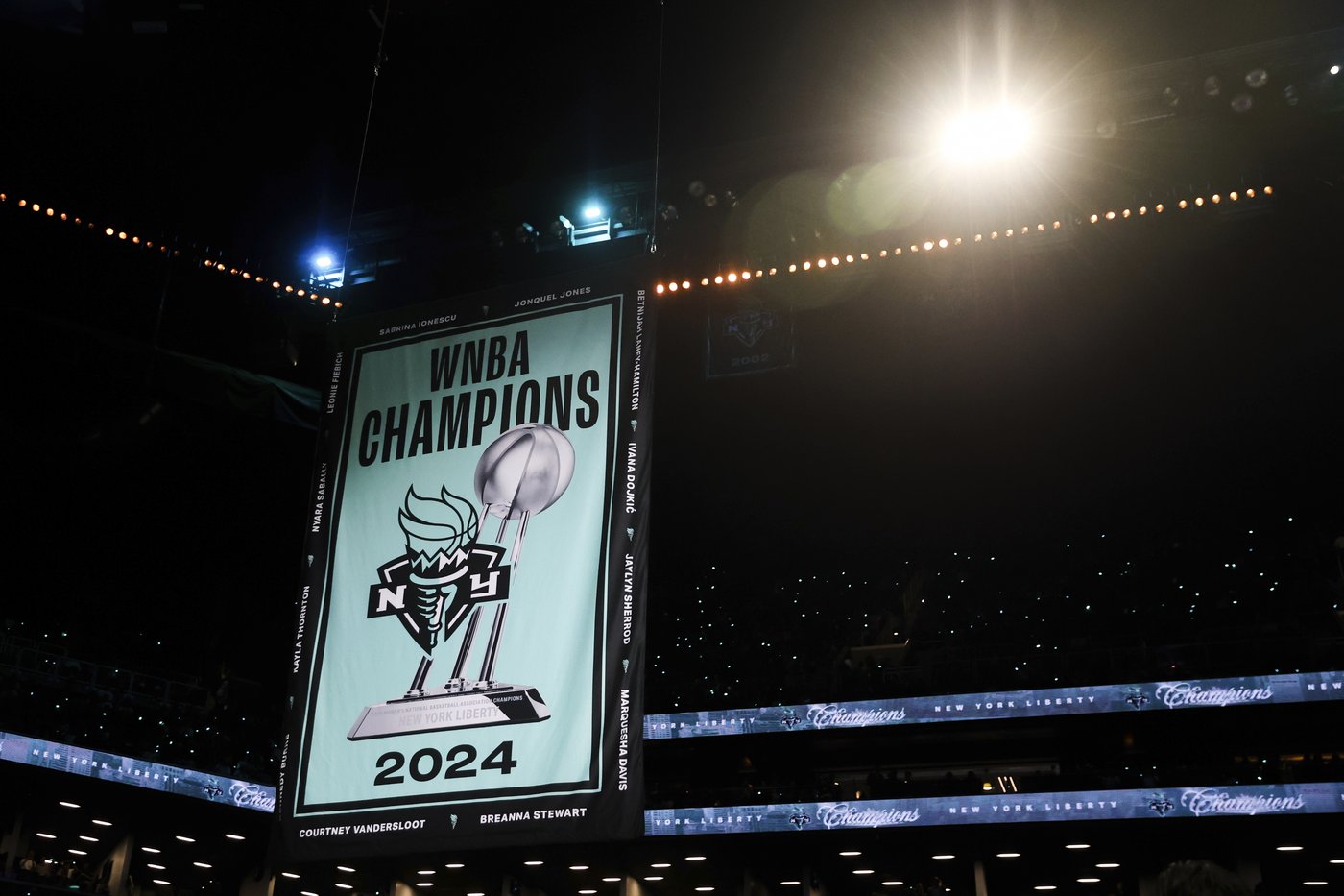 New York Liberty celebrate last season's WNBA title with banner and ring ceremony before opener | iNFOnews.ca New York Liberty celebrate last season's WNBA title with banner and ring ceremony before opener | iNFOnews.ca