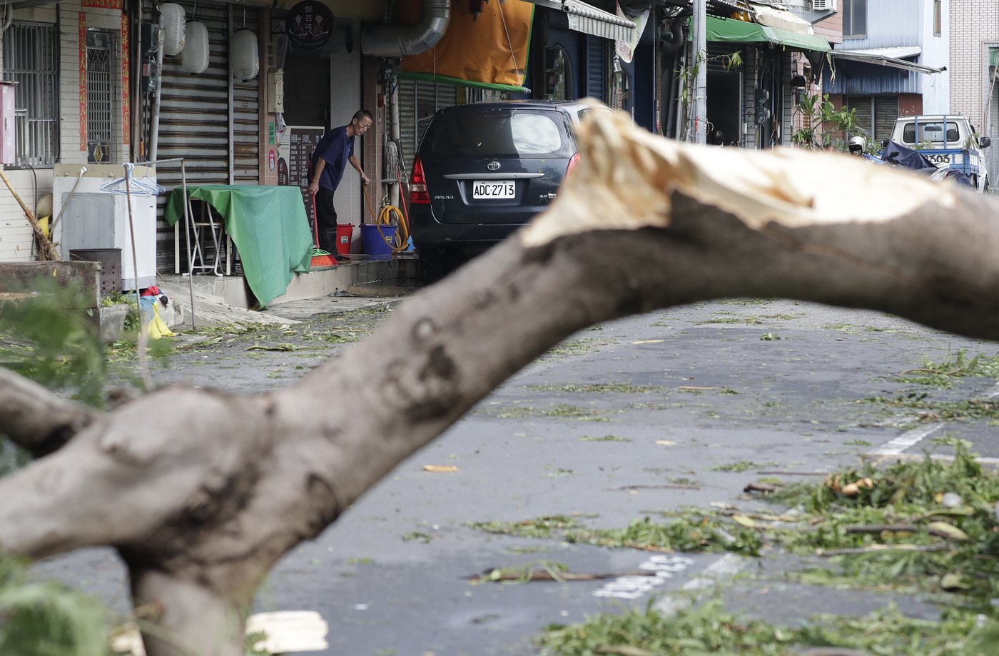 Work and travel resumes across Taiwan after Typhoon Krathon finally dissipates | iNFOnews.ca