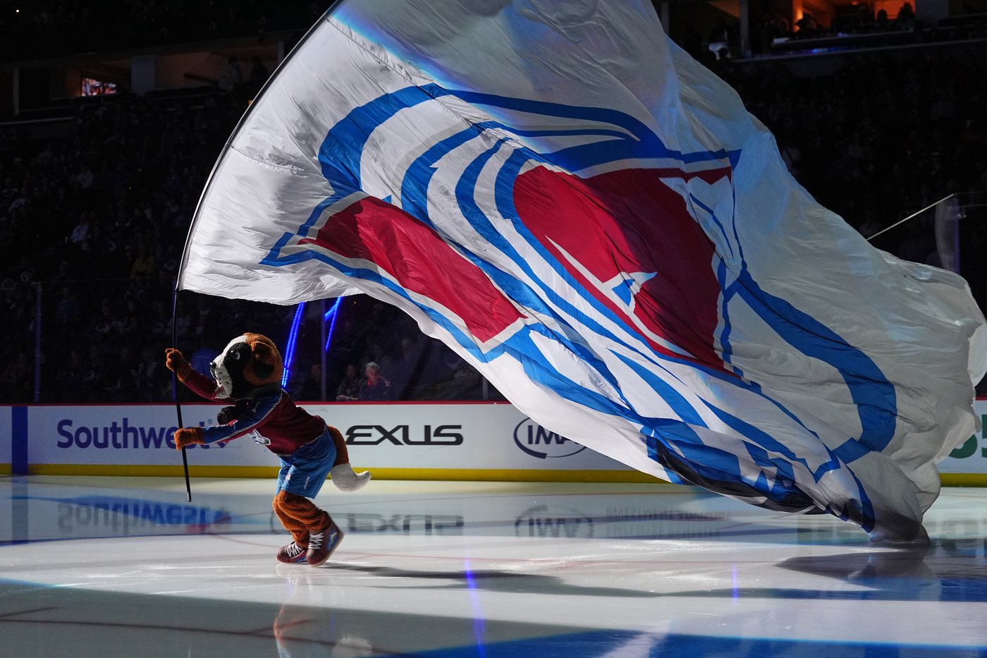 Nathan MacKinnon has goal and 3 assists in Avalanche's 6-3 win over Lightning | iNFOnews.ca