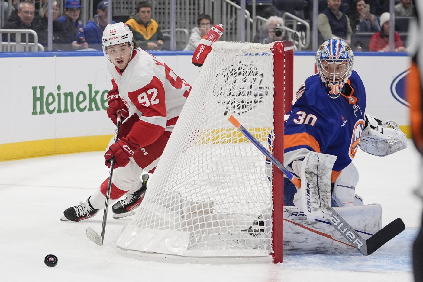 Patrick Kane scores, Alex Lyon makes 29 saves and Red Wings edge Islanders 1-0 | iNFOnews.ca
