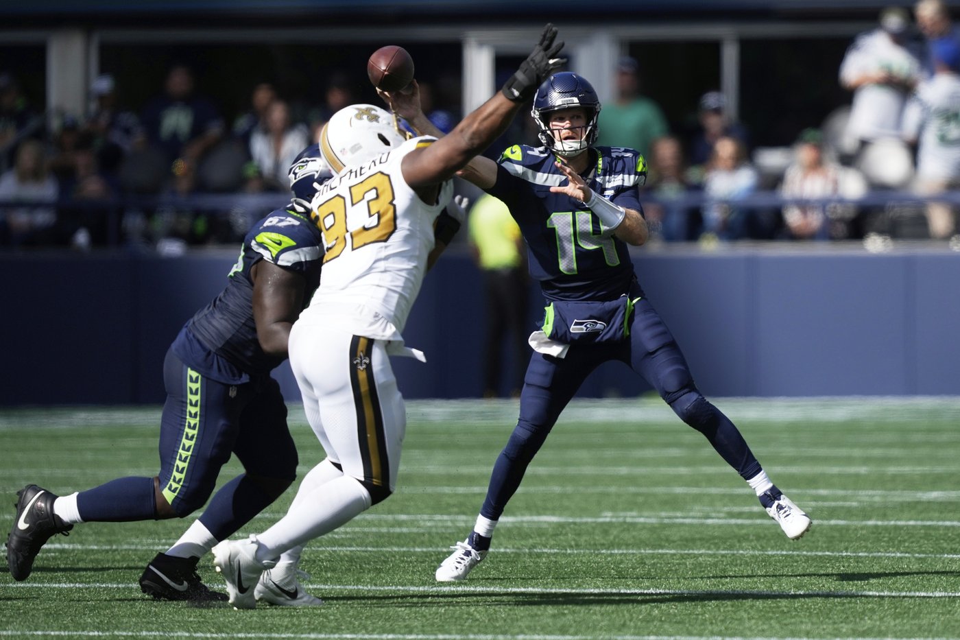 Former teammates, now productive QBs Mayfield and Darnold to face off when Bucs visit Seahawks | iNFOnews.ca Former teammates, now productive QBs Mayfield and Darnold to face off when Bucs visit Seahawks | iNFOnews.ca