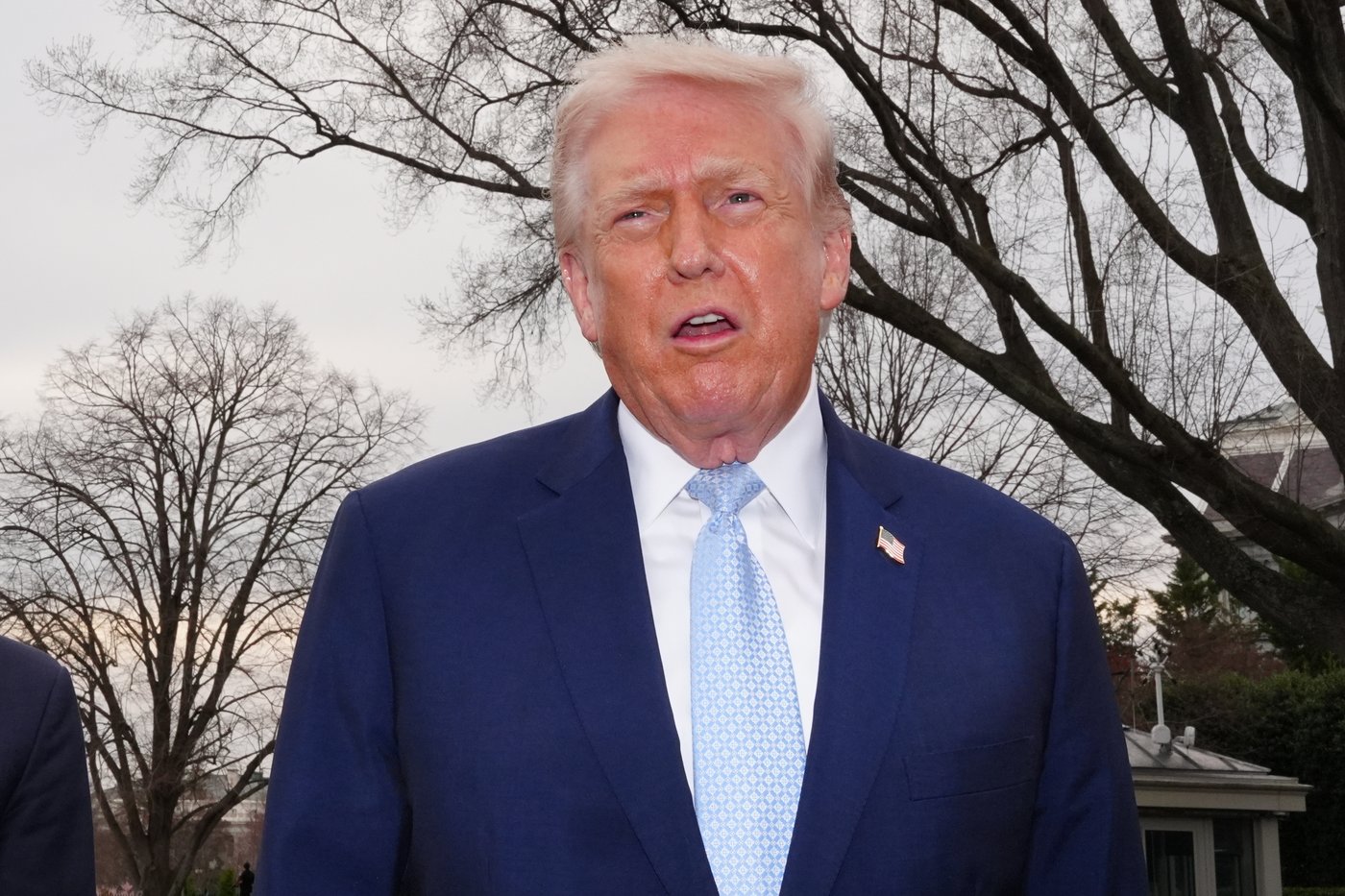 ICE officers soon will help with airport security unless Democrats end shutdown, Trump says | iNFOnews.ca