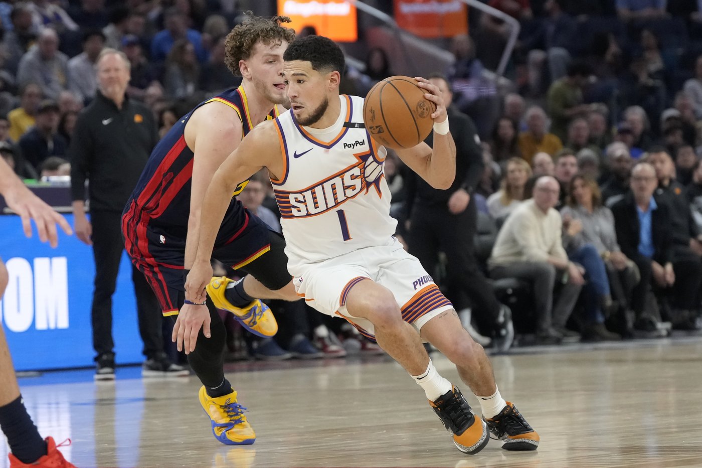 Devin Booker scores 31 points as Suns run away from Warriors for 130-105 win | iNFOnews.ca