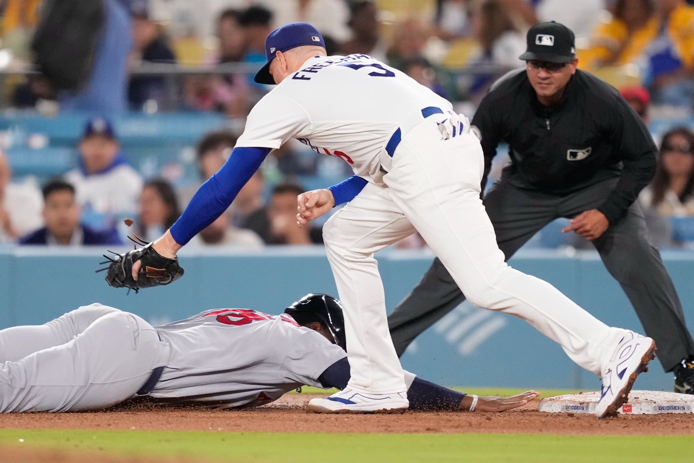Teoscar Hernández delivers a dramatic 9th-inning walk-off double as Dodgers top Cardinals | iNFOnews.ca Teoscar Hernández delivers a dramatic 9th-inning walk-off double as Dodgers top Cardinals | iNFOnews.ca