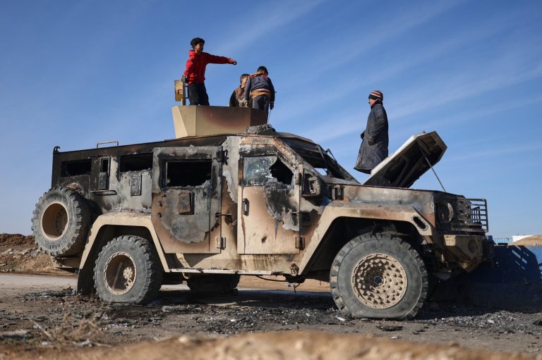 The decision to move IS prisoners from Syria to Iraq came at the request of Baghdad, officials say | iNFOnews.ca
