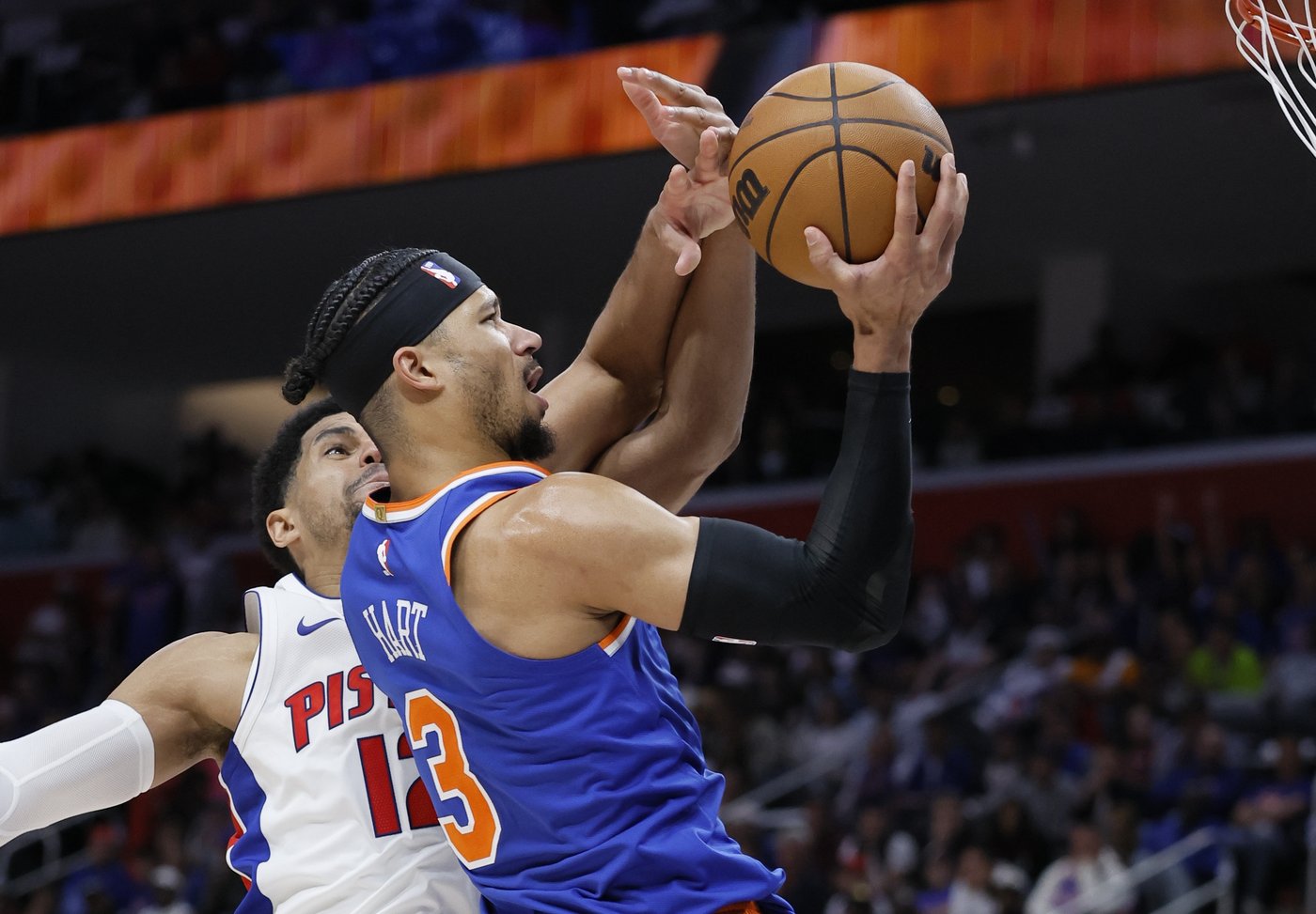 Brunson scores 32, Towns adds 27, Knicks beat Pistons as Game 4 ends with missed foul call | iNFOnews.ca