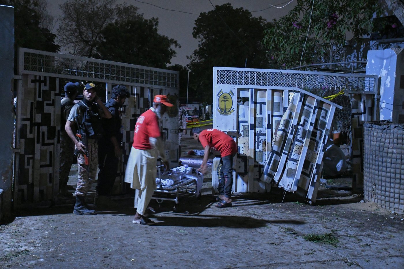 Pakistan's military says 3 soldiers were killed in militant attack in Karachi and vows retaliation | iNFOnews.ca Pakistan's military says 3 soldiers were killed in militant attack in Karachi and vows retaliation | iNFOnews.ca